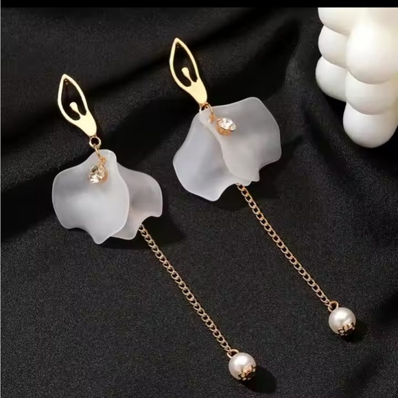 Camille - Delicately Beautiful Long Earrings. Hot Item - Picture 3 of 4